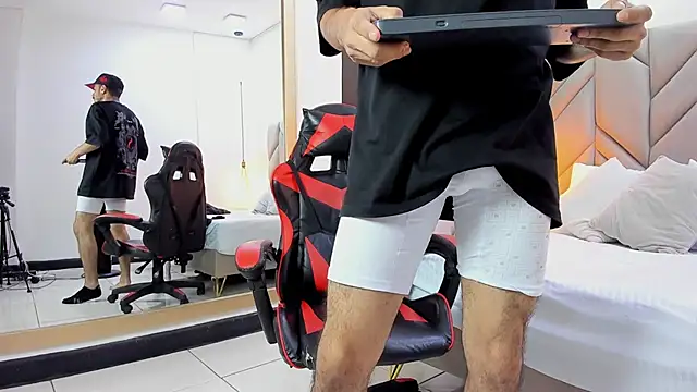 MatthewCullen online show from April 2026 09:15:01 PM