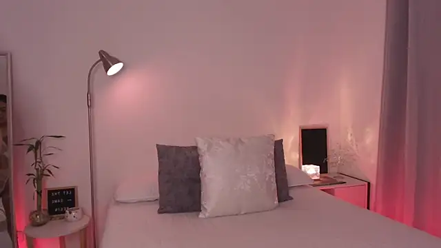 fluffycurls online show from March 2026 01:59:01 PM