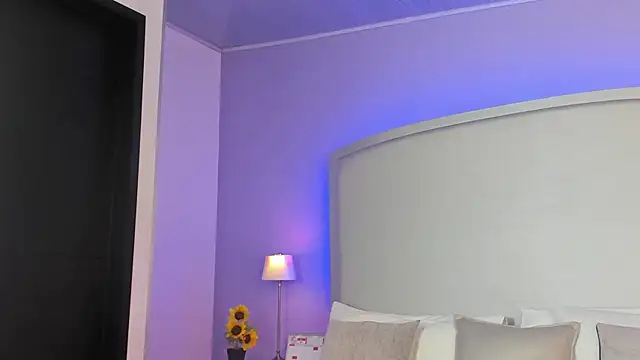 salome moon  online show from May 2026 11:38:01 AM