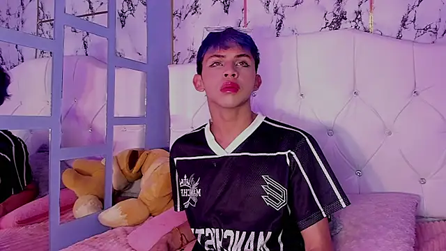 Prince Apolo online show from December 2025 07:55:01 PM