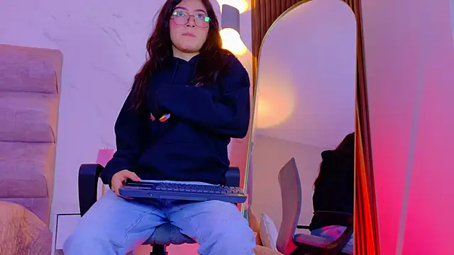 Mia Cullen online show from February 2026 11:48:01 AM