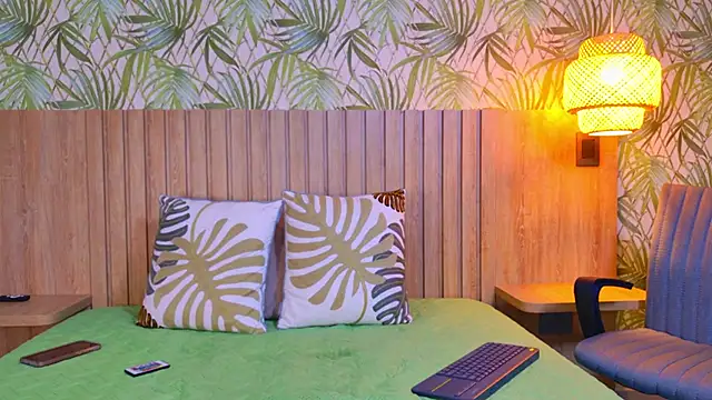 Mia Cullen online show from February 2026 12:03:01 PM