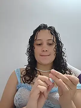 Snapshot of Alana_444 chatting on July 2026 03:08:02 AM Alana 444 online show from July 2026 03:08:02 AM