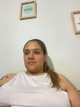 LoreinnFox online show from April 2026 03:51:01 AM