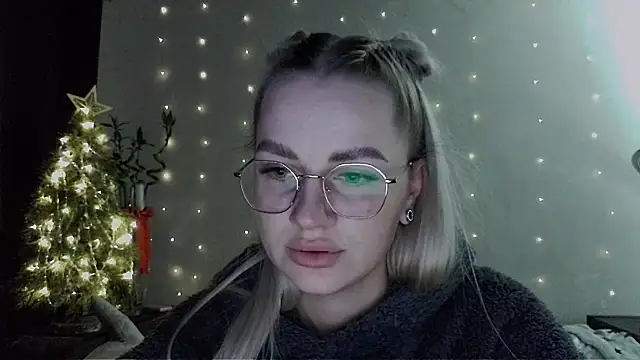 Whitehex666 online show from December 2025 05:10:02 PM