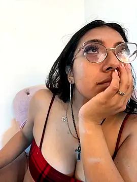 Dafne se online show from December 2025 12:06:01 AM