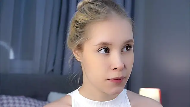 AunclreaVache online show from January 2026 01:15:02 PM