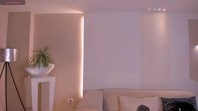 LisaFlowers  online show from December 2025 10:32:01 AM