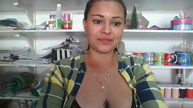 hafsa ali online show from December 2025 06:48:02 PM