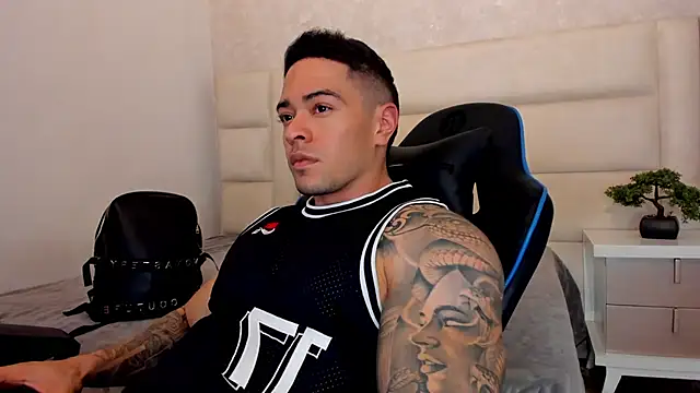 maddox santana online show from January 2026 04:04:02 AM