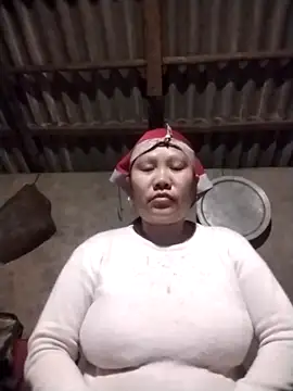 Snapshot of LeoPet2x chatting on January 2026 10:52:01 PM LeoPet2x online show from January 2026 10:52:01 PM