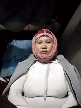 Snapshot of LeoPet2x chatting on February 2026 10:58:02 AM LeoPet2x online show from February 2026 10:58:02 AM