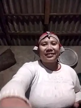 Snapshot of LeoPet2x chatting on February 2026 01:50:02 PM LeoPet2x online show from February 2026 01:50:02 PM