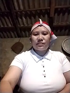 Snapshot of LeoPet2x chatting on February 2026 06:29:02 PM LeoPet2x online show from February 2026 06:29:02 PM