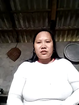 Snapshot of LeoPet2x chatting on February 2026 06:35:01 AM LeoPet2x online show from February 2026 06:35:01 AM