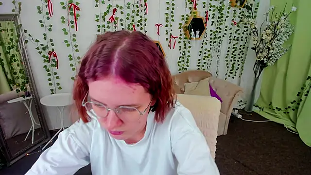 Mia Mooore online show from February 2026 01:18:01 PM