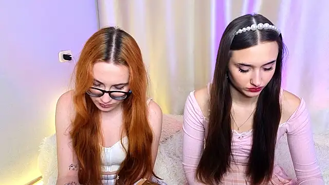 sunny luna online show from November 2025 02:31:02 PM