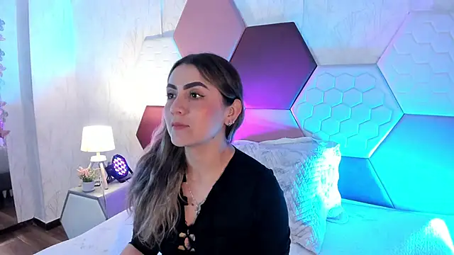 AriaRous online show from February 2026 04:16:02 PM