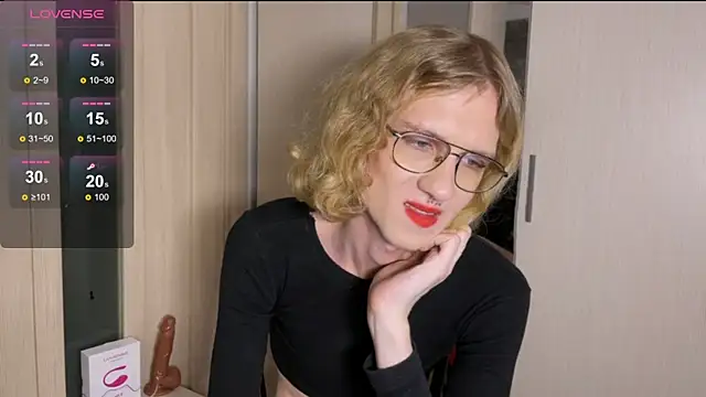 Avery adam online show from December 2025 09:20:01 PM