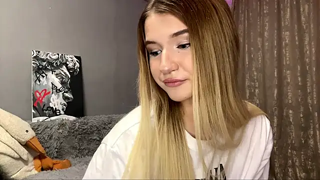 VikkiWittel online show from December 2025 04:59:02 PM