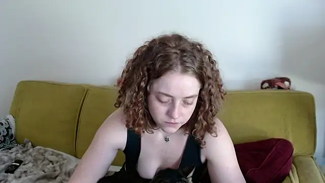 DeliaBlew online show from May 2026 02:14:01 PM