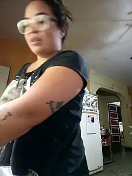 Lindalatina2001 online show from March 2026 10:48:01 AM