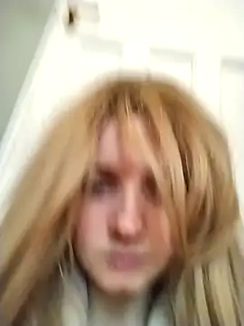 Amy01112 online show from December 2025 02:25:01 PM