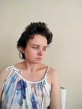 Snapshot of Amy01112 chatting on May 2026 12:02:01 PM Amy01112 online show from May 2026 12:02:01 PM