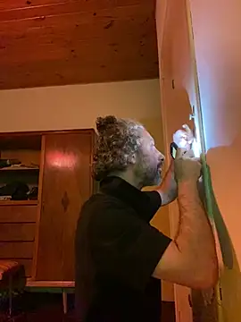 Petebulimia online show from April 2026 07:00:02 AM