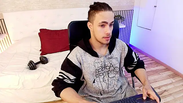 PatrickS25 online show from December 2025 03:44:02 AM