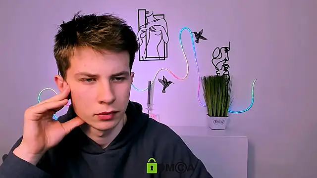 Snapshot of leo_valor chatting on December 2025 07:15:02 AM leo valor online show from December 2025 07:15:02 AM