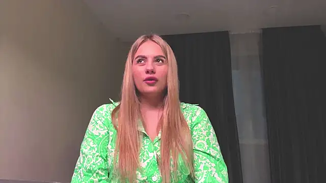 ShirlStyer online show from December 2025 01:53:01 PM