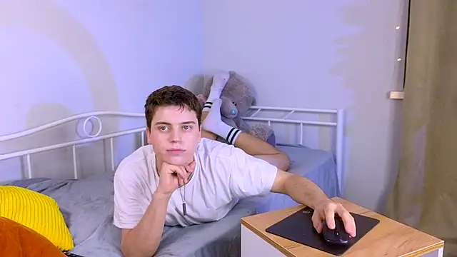 Olie Sparkle online show from December 2025 09:45:01 PM