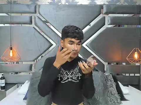 LittleNito online show from December 2025 12:45:01 PM