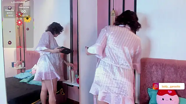 MissSavage  online show from April 2026 06:54:02 PM