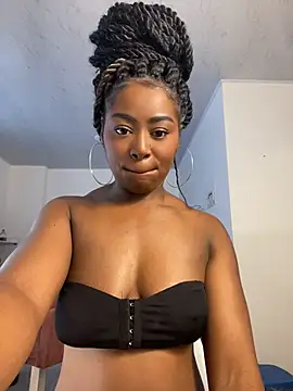 Snapshot of Cynthia_es chatting on July 2026 03:41:01 PM Cynthia es online show from July 2026 03:41:01 PM