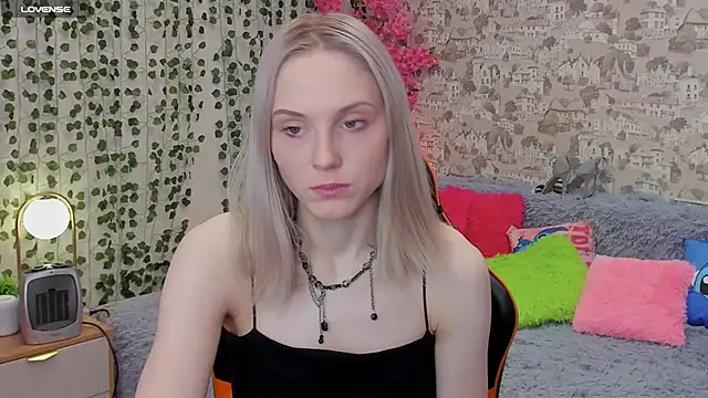 Snapshot of Gina_Gina_love chatting on May 2026 01:24:01 AM Gina Gina love online show from May 2026 01:24:01 AM