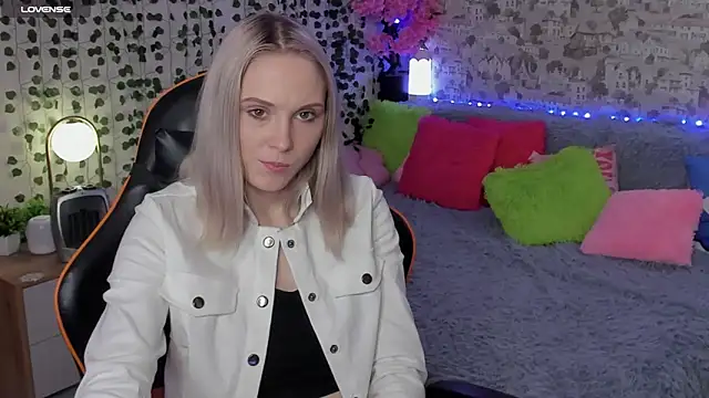 Snapshot of Gina_Gina_love chatting on May 2026 12:52:01 AM Gina Gina love online show from May 2026 12:52:01 AM