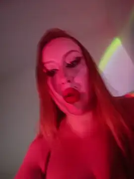 ElonaFox online show from February 2026 01:01:02 PM