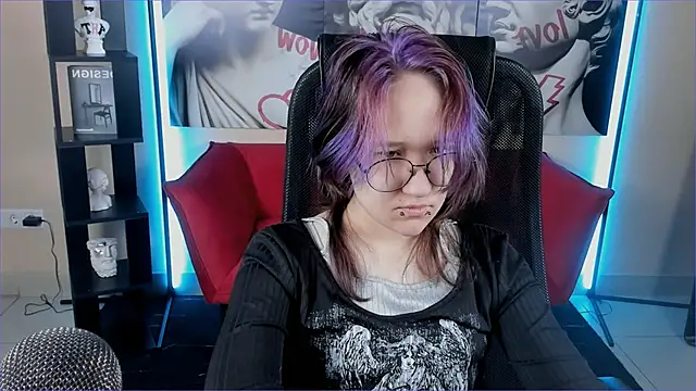 Sylvia Reed online show from December 2025 07:16:02 AM