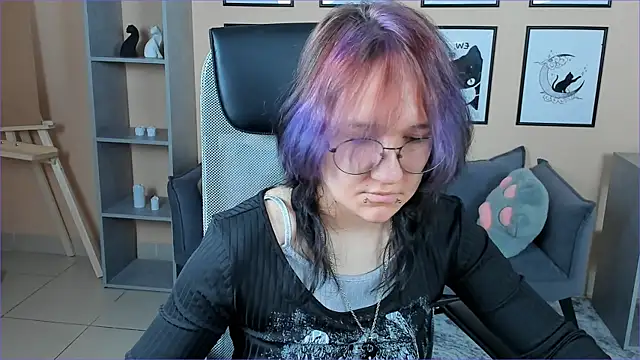 Sylvia Reed online show from January 2026 10:07:02 AM