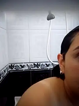Valeria montana  online show from May 2026 05:40:01 PM