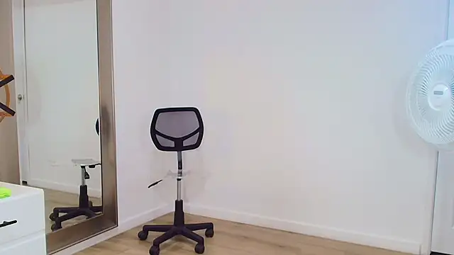 Sara BigAss- online show from January 2026 12:57:01 AM