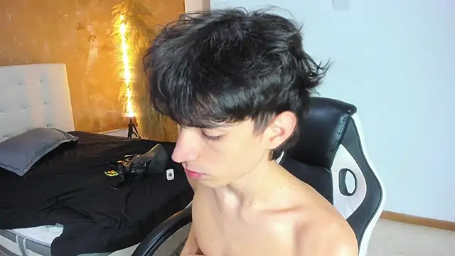 CONNOR STONNE  online show from February 2026 08:20:01 PM