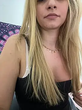 bellastormi  online show from April 2026 12:57:01 AM