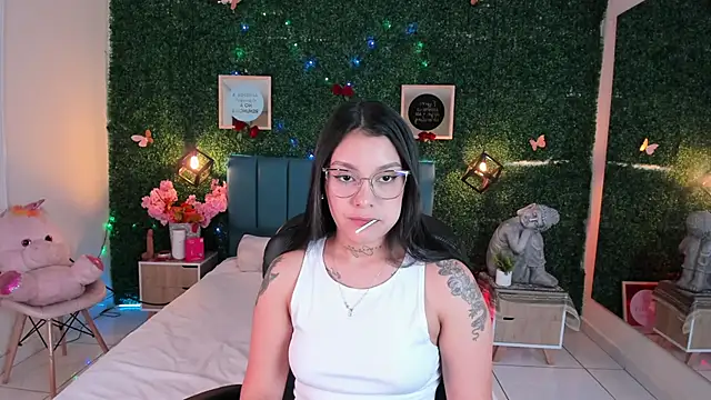 GabyyCute  online show from December 2025 03:23:01 AM