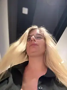 Betsy online show from February 2025 02:54:02 PM