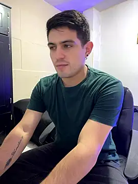 williamsmiiths16 online show from January 2026 05:29:02 PM