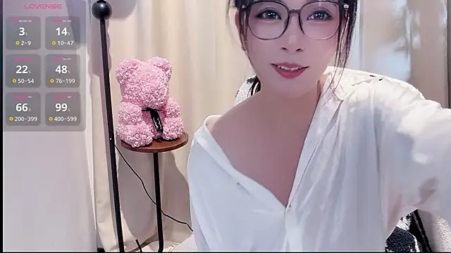 Lyly-zz online show from April 2026 09:50:02 PM