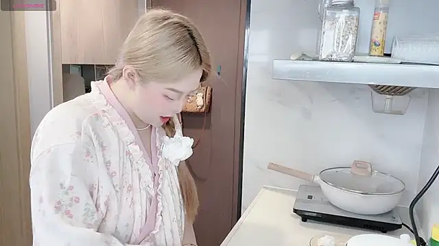 Star-XinX online show from March 2026 07:58:01 AM